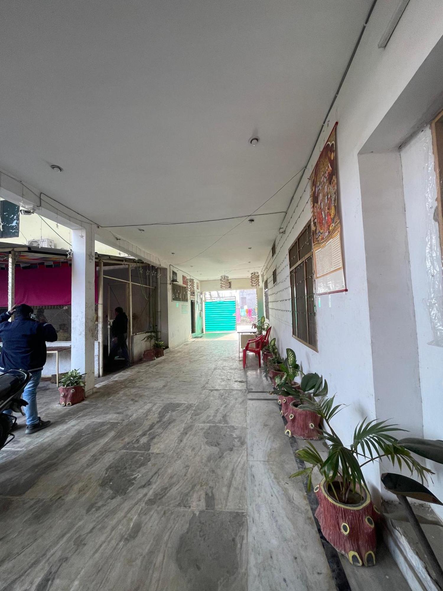 Hotel Shree Krishna Garden Jhusi Exterior foto