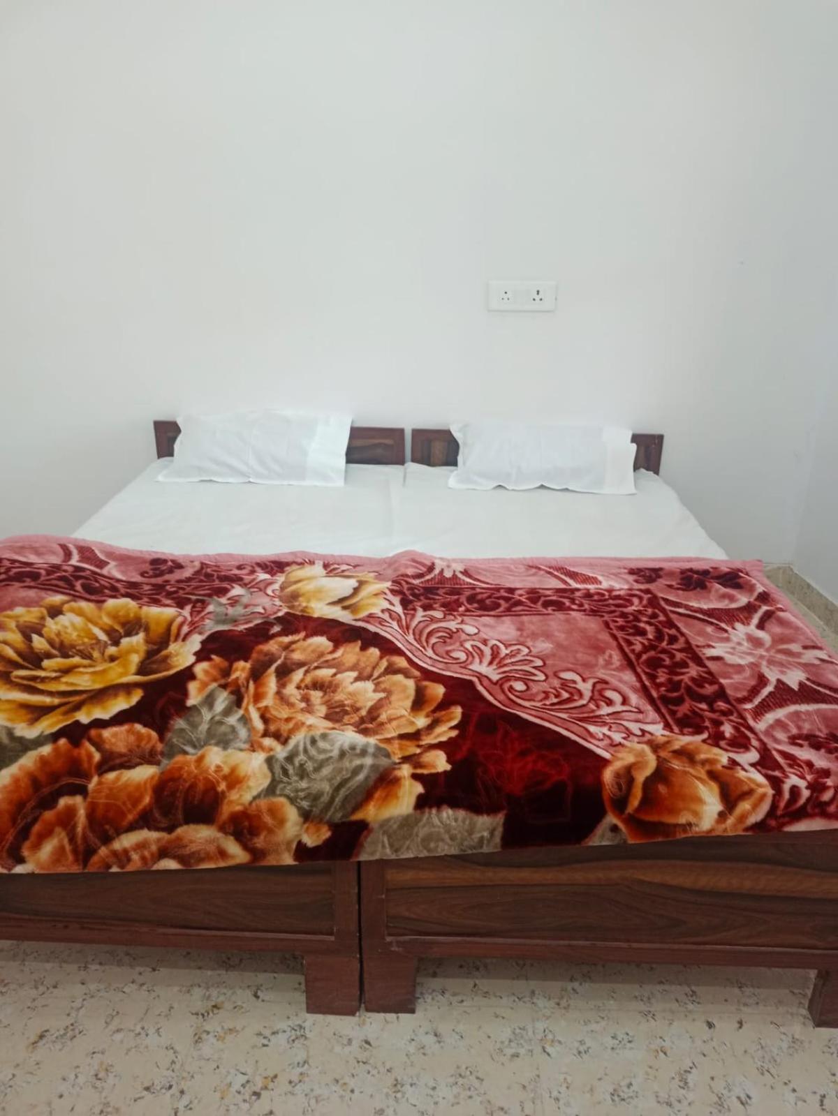 Hotel Shree Krishna Garden Jhusi Exterior foto